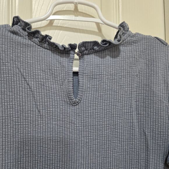 Hayden Los Angeles Women’s Top Size M Blue Ruffle Trim Textured Blouse - Picture 7 of 7